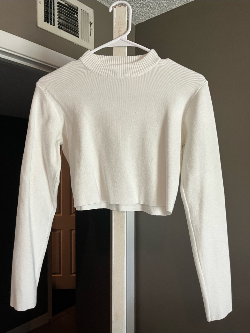 Altar'd State White Cropped Ribbed Mock-Neck Top
